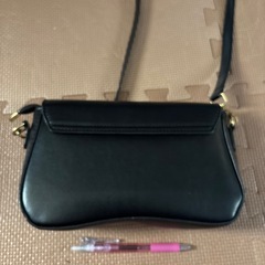 黒　ショルダーバッグの画像