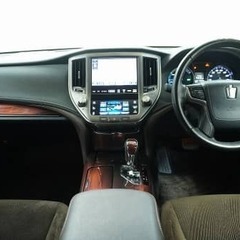 見た目がピカイチ！！クラウンHV入荷しました！の画像