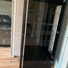 ガラスケース、飾り棚の画像