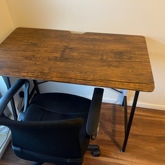 【美品・使用半年】パソコンデスク＆チェアセットの画像