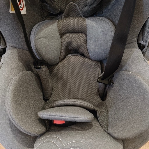 エールベベクルット5 Oui アカチャンホンポ　ISOFIX ジャンピングハーネス