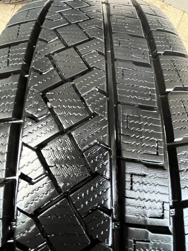 スタッドレスタイヤ　アルミ付き4本セット　195/65R15 PIRELLI WINTER ICE ZERO ASIMMETRICO