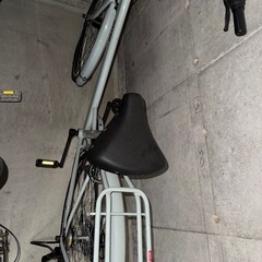 【美品】2023
年購入 シマノ6段変速 自転車 ほぼ未使用の画像