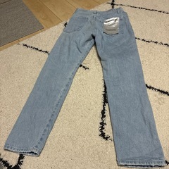 ダメージジーンズの画像