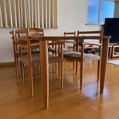 ダイニングテーブルセット（椅子5脚）の画像