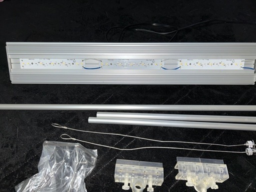 　水槽ライト　
アクロ　トライアングル　LED グロウ　600