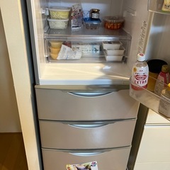  アクア4ドア冷蔵庫の画像