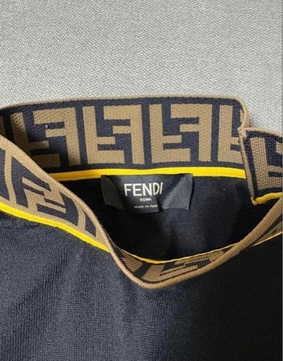 FENDI ブラックウールセーター 44(M) 美品 箱あり