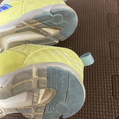 ラブラッシュスニーカー19センチの画像