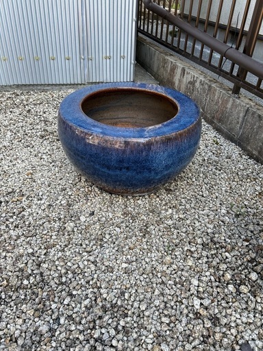 鉢　古いもの 送料込み 納屋から出てきた古い陶器の骨董火鉢