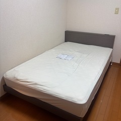 セミダブルベッド　スリム棚/コンセント付きすのこベッドの画像