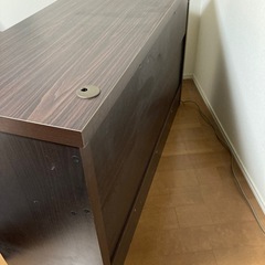 コンセント付き ワークデスクの画像