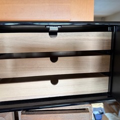 漆塗りの物入れの画像