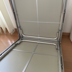 木曜日までの掲載予定！組立式テーブルの画像