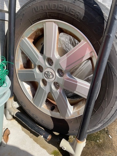 タイヤホイール　トヨタ　ノア　普通タイヤ