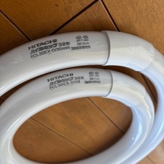 日立ハイルミック蛍光管　32型30型の画像