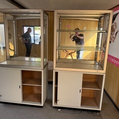 ショーケースキャビネット棚の画像