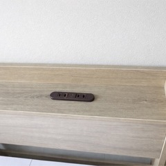 ダブルベッドフレーム　寝具の画像