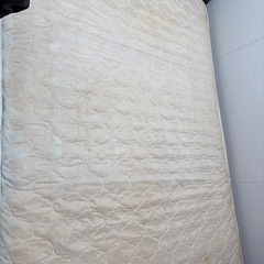 アンティーク風ダブルベッド(マットレス込)の画像