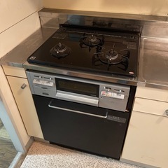 ガスコンロ、キッチン流し台セットの画像