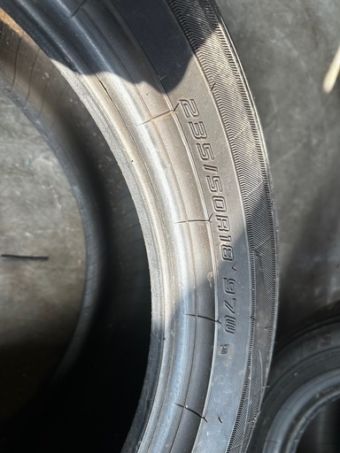 18インチ　タイヤ　235/50 R18