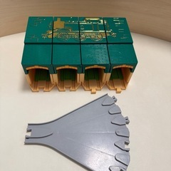 プラレール　機関車トーマス　たためるトーマス機関庫の画像