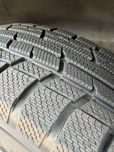 スタッドレス 175/80R15 トーヨーアルミ付4本 山多い