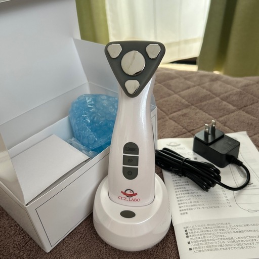 ほぼ新品、シーズラボ
美顔器