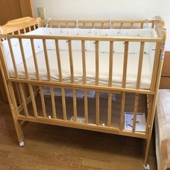 美品 カトージ　ベビーベッド　ハイシート ナチュラル　70×120の画像