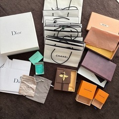 ブランド化粧箱　紙袋の画像