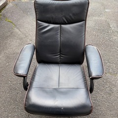 オットマン付きリクライニングチェア 回転式 パーソナルチェア ブラックの画像