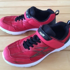 スニーカー　23.5センチの画像