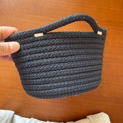 【レディース】UNIQLOスウェットXL下とカゴの画像