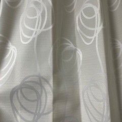 ニトリ ベージュ模様入りドレープカーテン
の画像