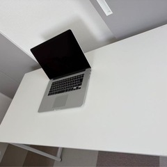 新品に近い学習用テーブルの画像