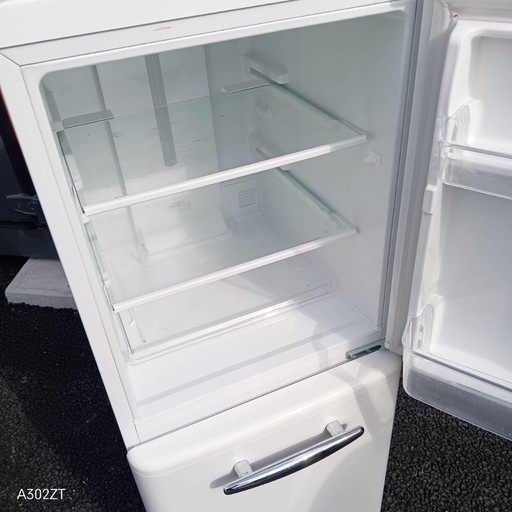 H247 送料設置無料  2ドア　レトロデザイン冷蔵庫  149L