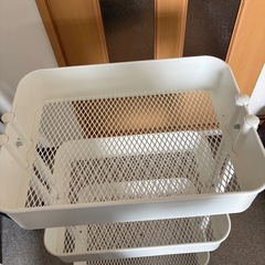 IKEA RÅSKOG（ロースコグ）ワゴン ホワイト キャスター付き✨の画像