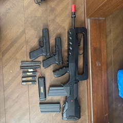 取引中　電動ガン　FAMAS GLOCKの画像