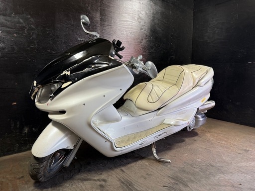 ★支払総額6.2万円★定休日なし！いつでも現車確認可能です！ ヤマハ マジェスティ 250 白　SG03J 人気のマジェスティ！ 社外マフラー！社外ハンドル！ロンホイ！ 社外シート！ 社外エアクリ！ 5連メーター！ 社外リアサス！ メッキパーツ！