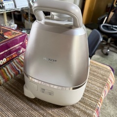 日立 掃除機 紙パック式 日本製 強力パワー620W 床質検知 自走式 小型軽量ボディ CV-PF90 N シャンパンゴールドの画像