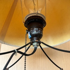 籐 フロアランプ ラタン 照明 棚付き インテリアライトの画像