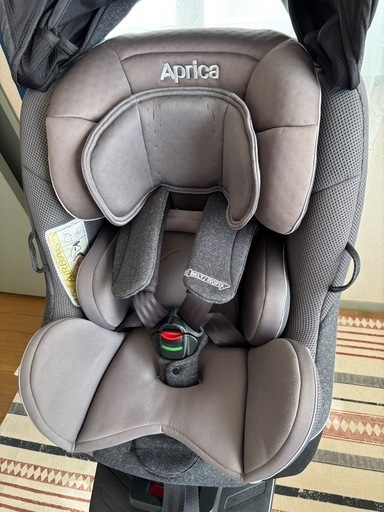 【受け渡し決定】Aprica 回転式チャイルドシート　クルリラプレミアム　新生児〜4歳頃(18kg)