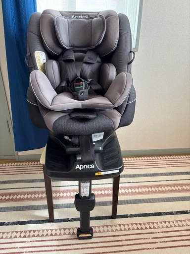 【受け渡し決定】Aprica 回転式チャイルドシート　クルリラプレミアム　新生児〜4歳頃(18kg)