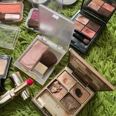 化粧品18点　セザンヌ、ETVOS、メイビリン、ルナソル、コスメデコルテ、マリークワント等の画像