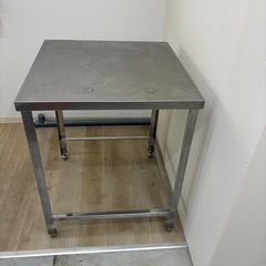 業務用ステンレス作業台 700×700 厨房・店舗・ガレージ作業台に最適の画像