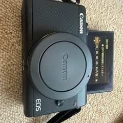 Canon キャノン EOS M100 望遠レンズ付きセットの画像