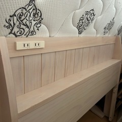 シングルベッド、マットレス、フレームの画像