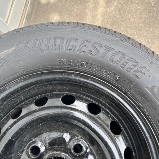 新品に近い、軽トラ、商用車用ホイール付きタイヤ、売ります。
