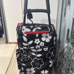 お買い物キャスター付きバッグの画像