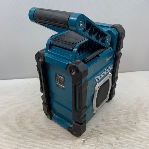 バッテリー式ラジオ　MAKITA MR108